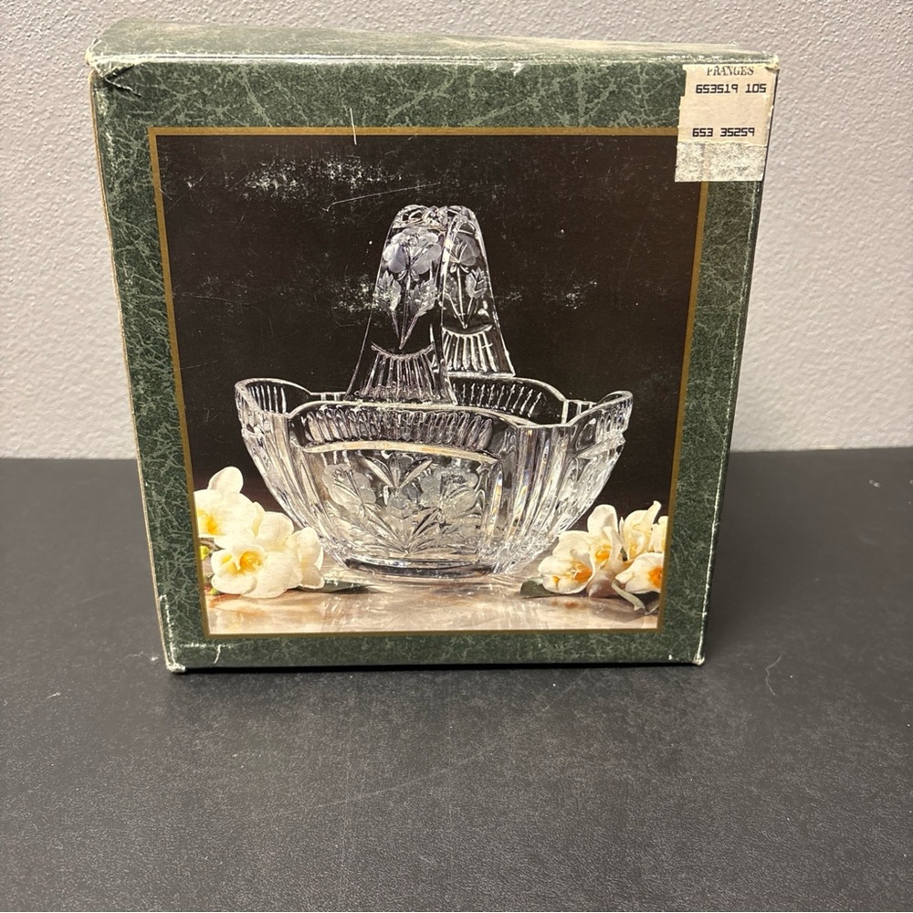 Darlington 8.5” Basket, Handcut 24% Lead Crystal